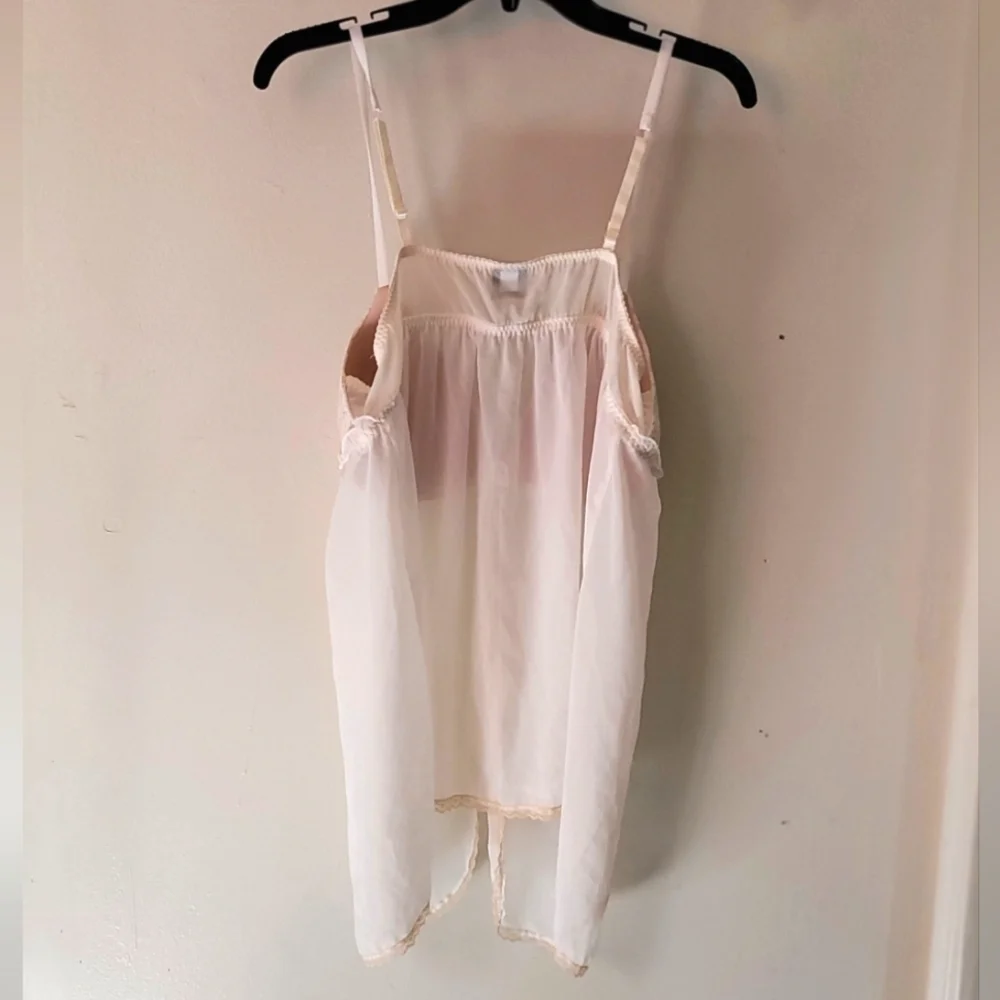 Elegant Cream Lace Chemise